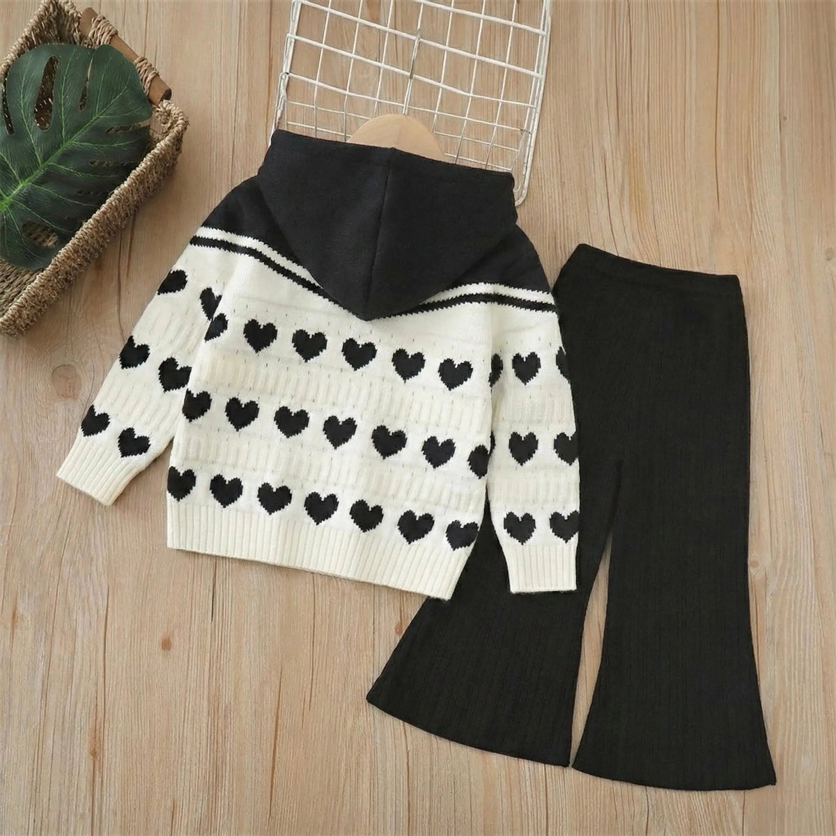 Girls Self Design Knit 2 Piece Set